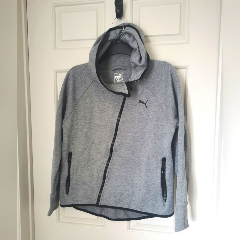 Puma hoodie size M